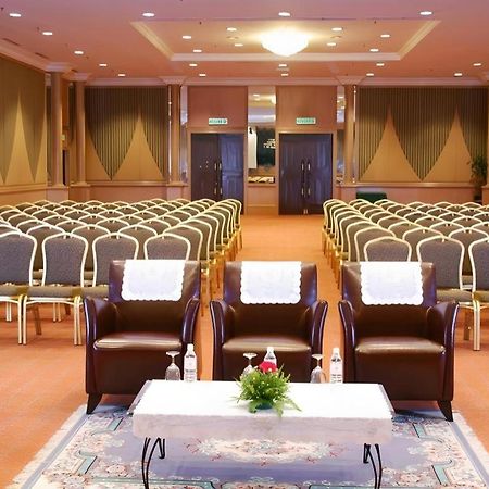 Kuala Lumpur International Hotel Екстериор снимка