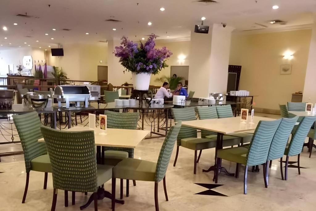 Kuala Lumpur International Hotel Екстериор снимка