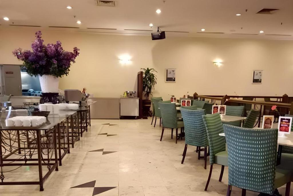 Kuala Lumpur International Hotel Екстериор снимка