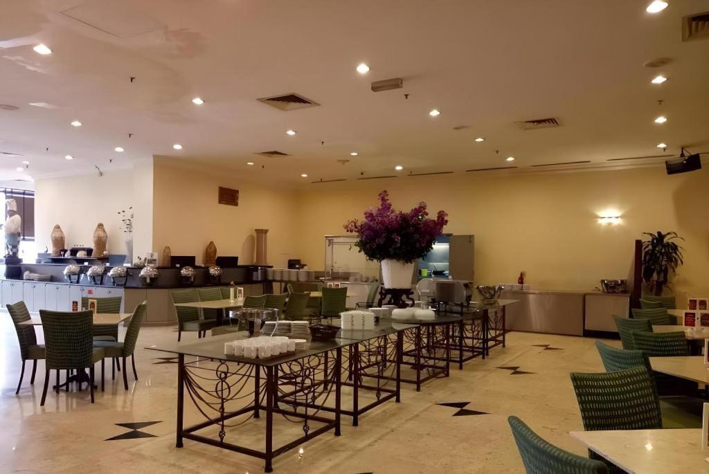 Kuala Lumpur International Hotel Екстериор снимка